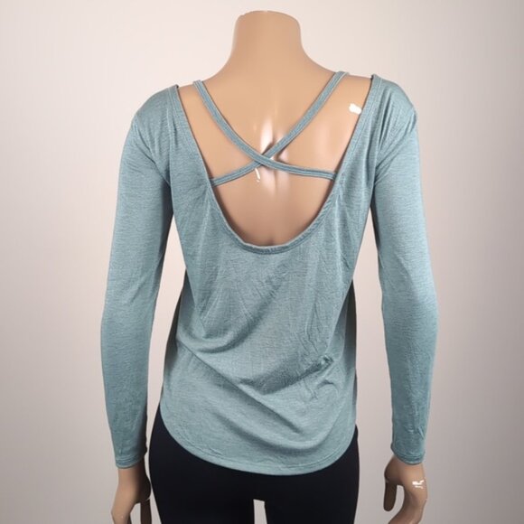 3/$20 Old Navy Active Go Dry Top Long Sleeve Teal Green Strappy Back Loose Fit - Picture 4 of 9